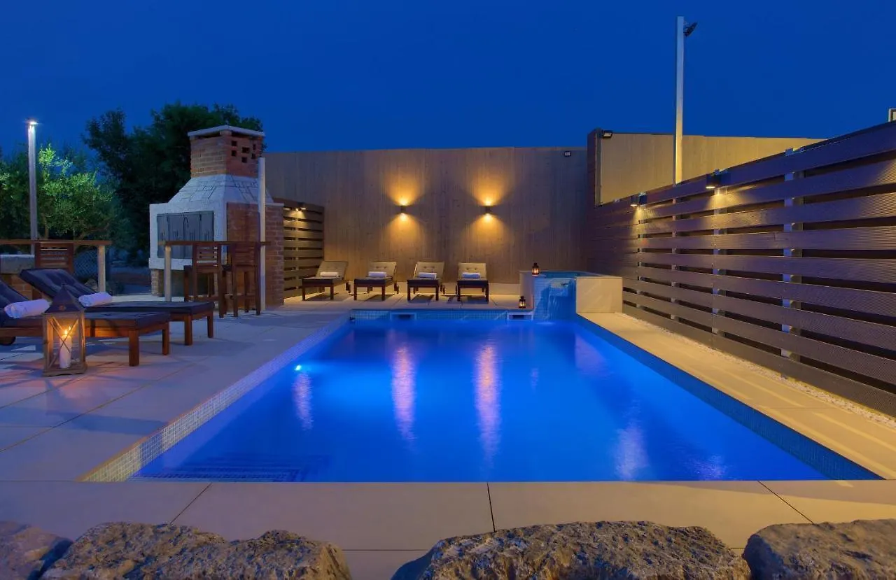 Villa Dora Bajcici 0*,  Croatia