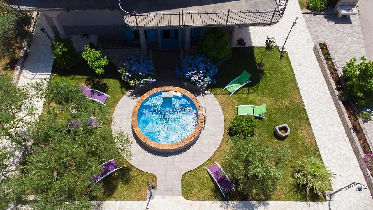 Villa Dora Bajcici 0*,  Croatia